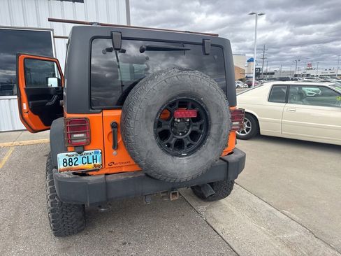 Used 2012 Jeep Wrangler Unlimited Rubicon w/ Connectivity Group AWD/4WD image 25