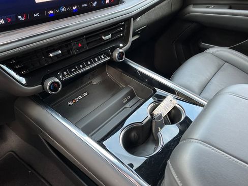 Used 2025 Chevrolet Tahoe Z71 image 20