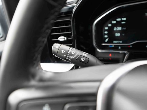 Used 2023 GMC Sierra 1500 SLT image 13