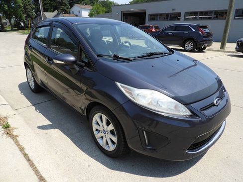 Used 2013 Ford Fiesta SE FWD image 10
