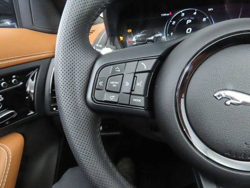 Used 2024 Jaguar F-TYPE R image 19