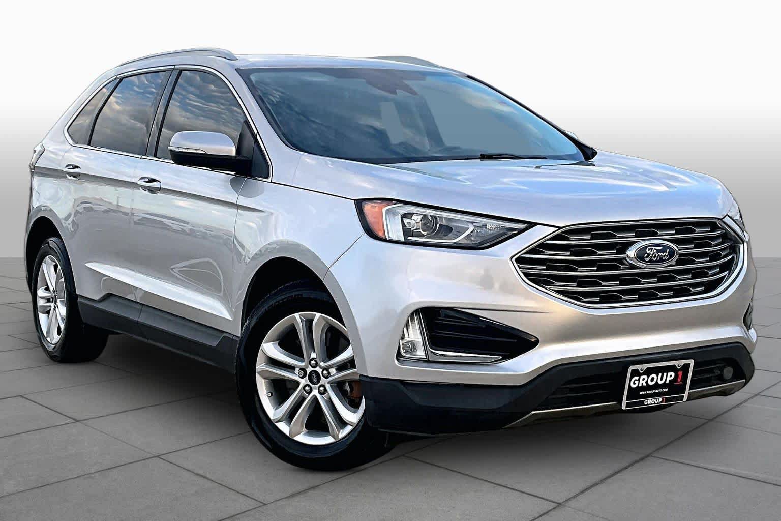 Used 2019 Ford Edge SEL w/ Cold Weather Package AWD/4WD image 3
