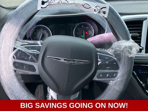 New 2026 Chrysler Pacifica Select image 15