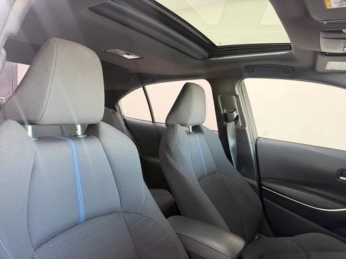 Used 2021 Toyota Corolla SE w/ SE Premium Package FWD image 30