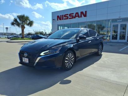 Used 2023 Nissan Altima 2.5 SV w/ SV Premium Package