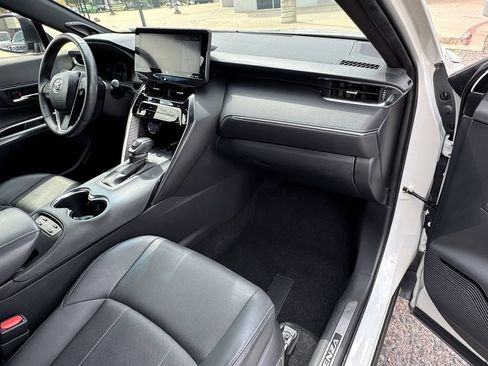 Used 2021 Toyota Venza XLE w/ Softex Package AWD/4WD image 32