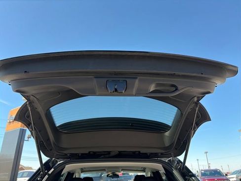 Used 2020 Jeep Cherokee Latitude Plus w/ Cold Weather Group image 34