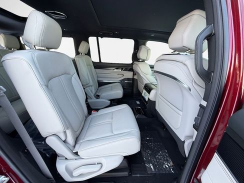 New 2026 Jeep Grand Wagoneer Summit image 35