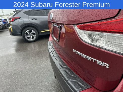 Used 2024 Subaru Forester Premium AWD/4WD image 17