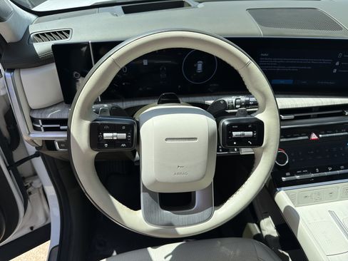 Used 2025 Hyundai Santa Fe Calligraphy FWD image 16