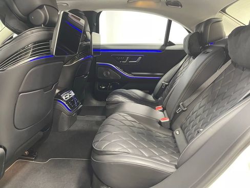 Used 2023 Mercedes-Benz S 580e 4MATIC Sedan w/ 3D Technology Package image 24