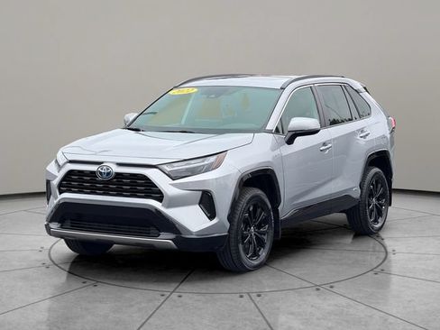 Certified 2022 Toyota RAV4 SE w/ Convenience Package AWD/4WD image 2