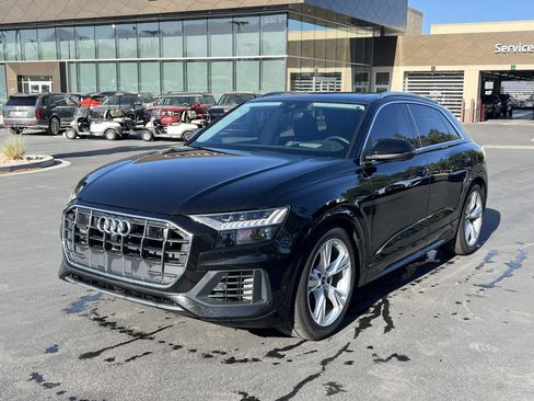 Used 2023 Audi Q8 Prestige AWD/4WD image 2
