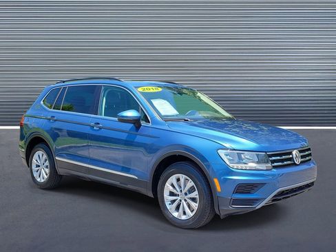 Used 2018 Volkswagen Tiguan SE FWD image 2