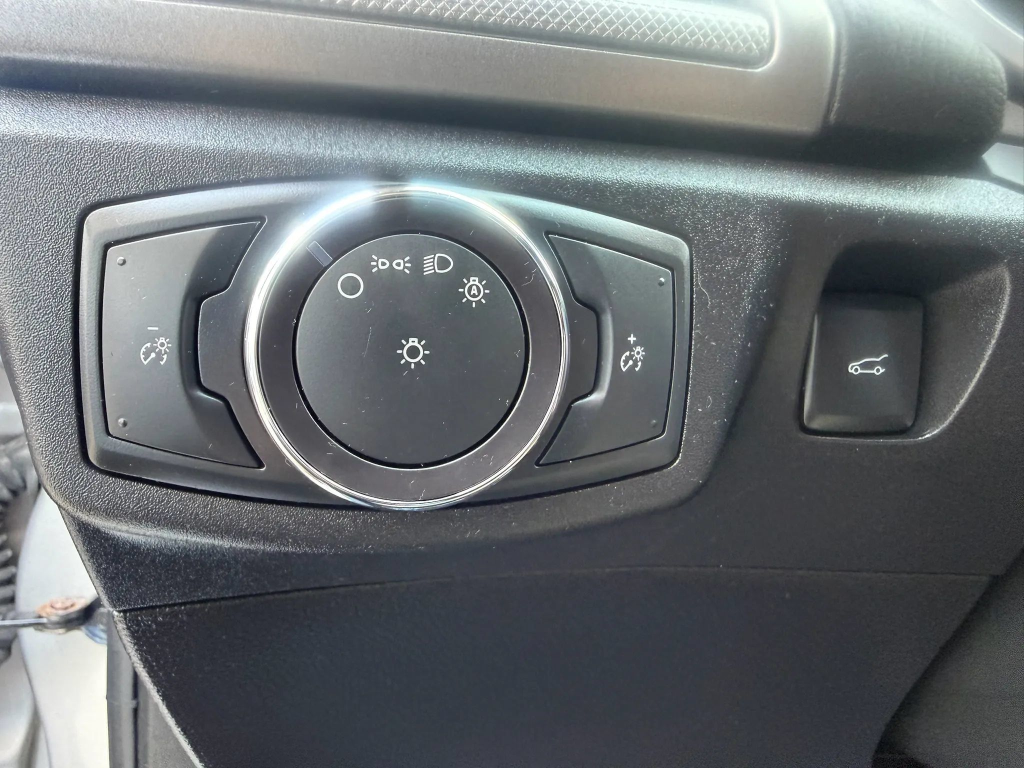 Used 2018 Ford Fusion S FWD image 34