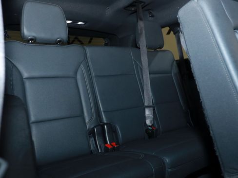 Used 2024 Chevrolet Suburban LT image 20