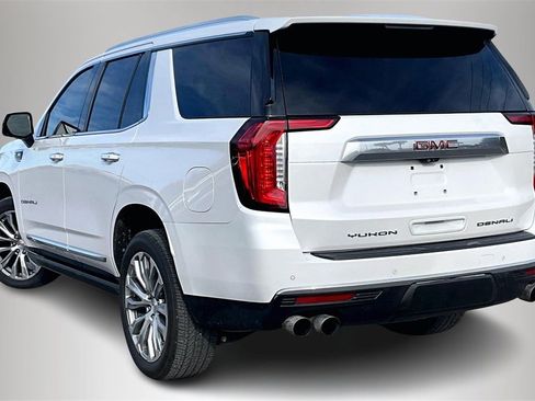 Used 2021 GMC Yukon Denali w/ Denali Premium Package image 4