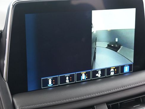 Used 2022 Chevrolet Tahoe LT w/ LT Signature Plus Package image 21