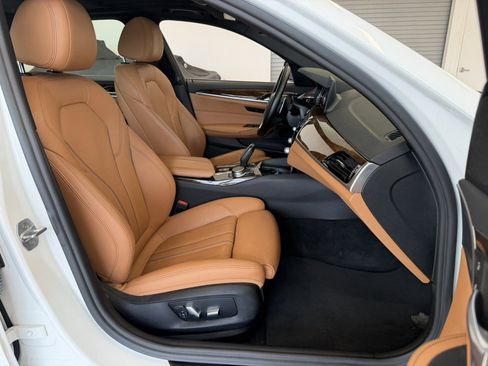 Used 2019 BMW 540i xDrive w/ Convenience Package image 36