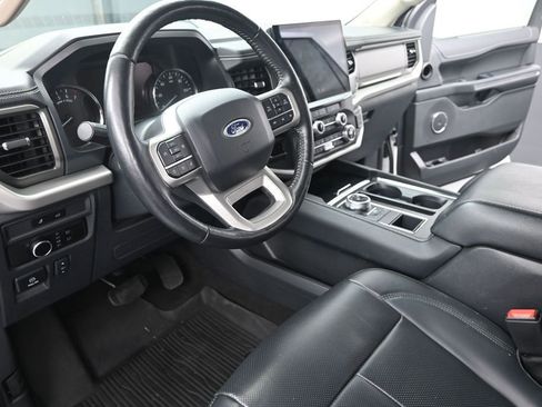 Used 2024 Ford Expedition XLT RWD image 14