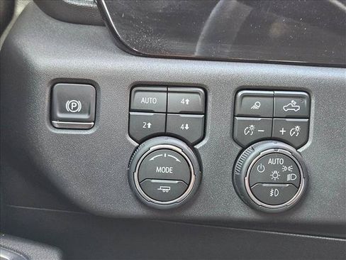 Used 2026 Chevrolet Silverado 1500 LT Trail Boss w/ Safety Package AWD/4WD image 11