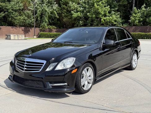 Used 2013 Mercedes-Benz E 350 BlueTEC Sedan image 1