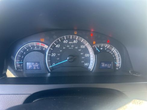 Used 2013 Toyota Camry SE image 11