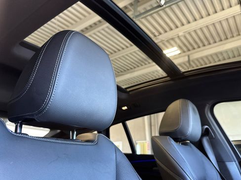 Used 2023 BMW X4 xDrive30i w/ M Sport Package AWD/4WD image 17