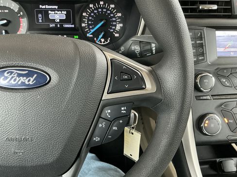 Used 2015 Ford Fusion SE image 13