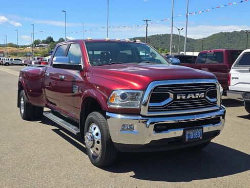 Used 2018 RAM 3500 Laramie Longhorn w/ Longhorn Southfork Package AWD/4WD image 4