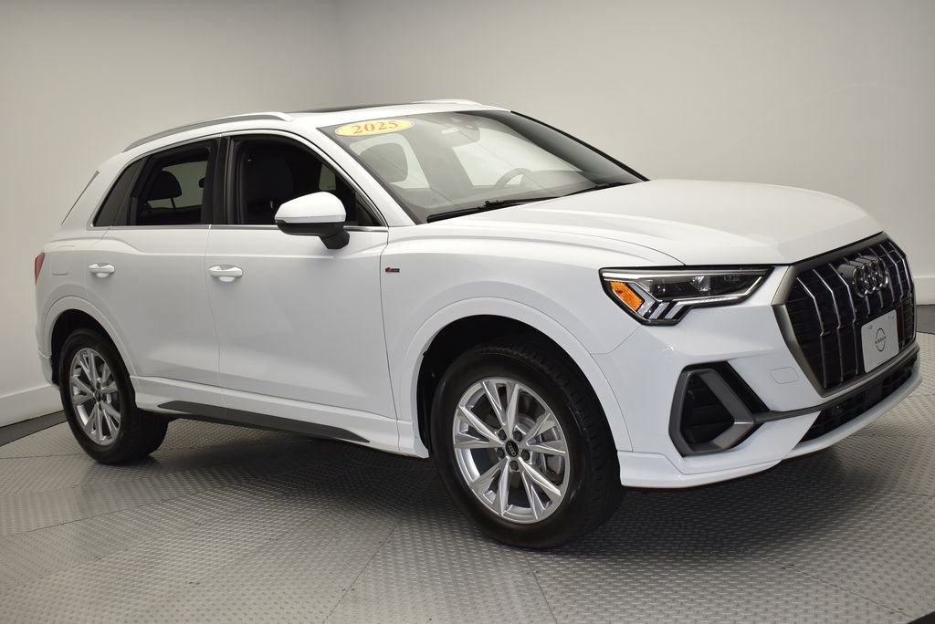 Used 2025 Audi Q3 2.0T Premium AWD/4WD image 3