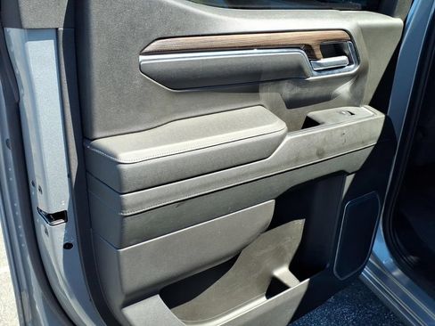 Used 2024 Chevrolet Silverado 1500 LT AWD/4WD image 7