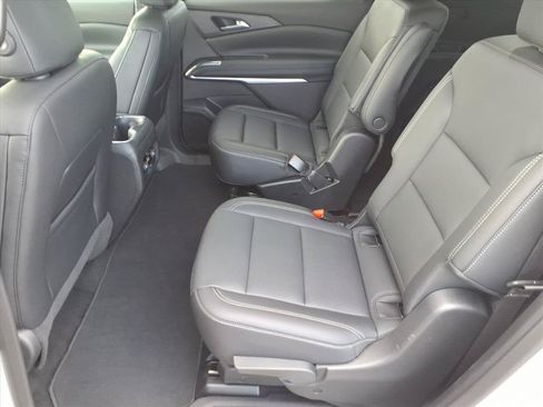 Used 2025 Chevrolet Traverse LT AWD/4WD image 13