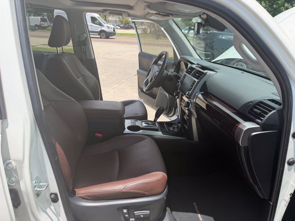 Used 2022 Toyota 4Runner Limited AWD/4WD image 16
