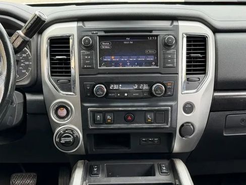 Used 2019 Nissan Titan SV AWD/4WD image 30