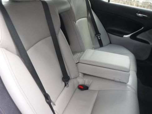 Used 2011 Lexus IS 250 w/ Premium Pkg Value Edition RWD image 31