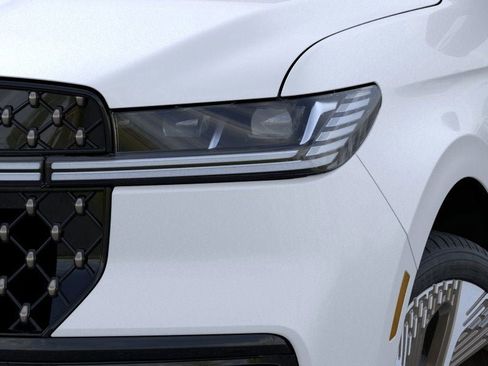 New 2025 Lincoln Navigator L Black Label image 18