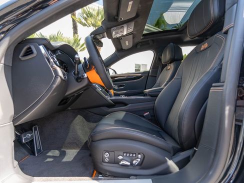 Used 2025 Bentley Flying Spur Plug-In Hybrid AWD/4WD image 21
