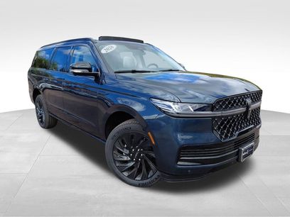New 2026 Lincoln Navigator L Reserve w/ Jet Appearance Package