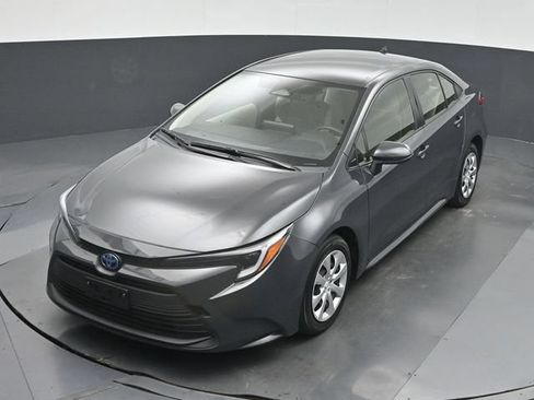 Used 2025 Toyota Corolla LE FWD image 43