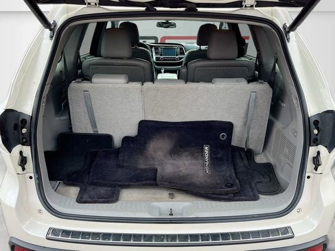 Used 2016 Toyota Highlander XLE image 27