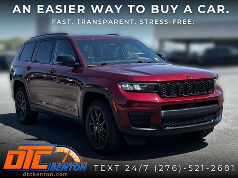 Used 2025 Jeep Grand Cherokee L Laredo AWD/4WD image 1