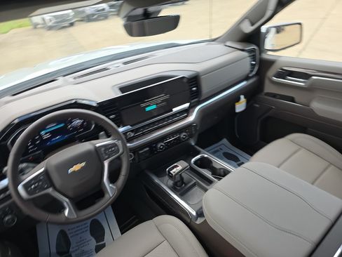 New 2026 Chevrolet Silverado 1500 LTZ w/ LTZ Premium Package AWD/4WD image 9