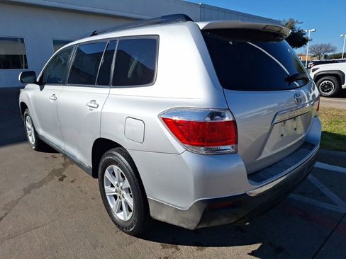 Used 2011 Toyota Highlander 2WD image 4