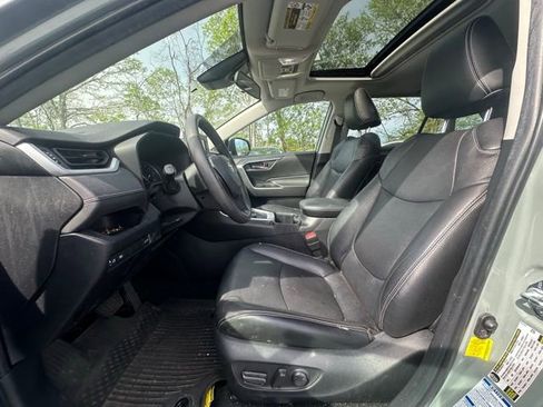 Used 2022 Toyota RAV4 XLE w/ Convenience Package image 24