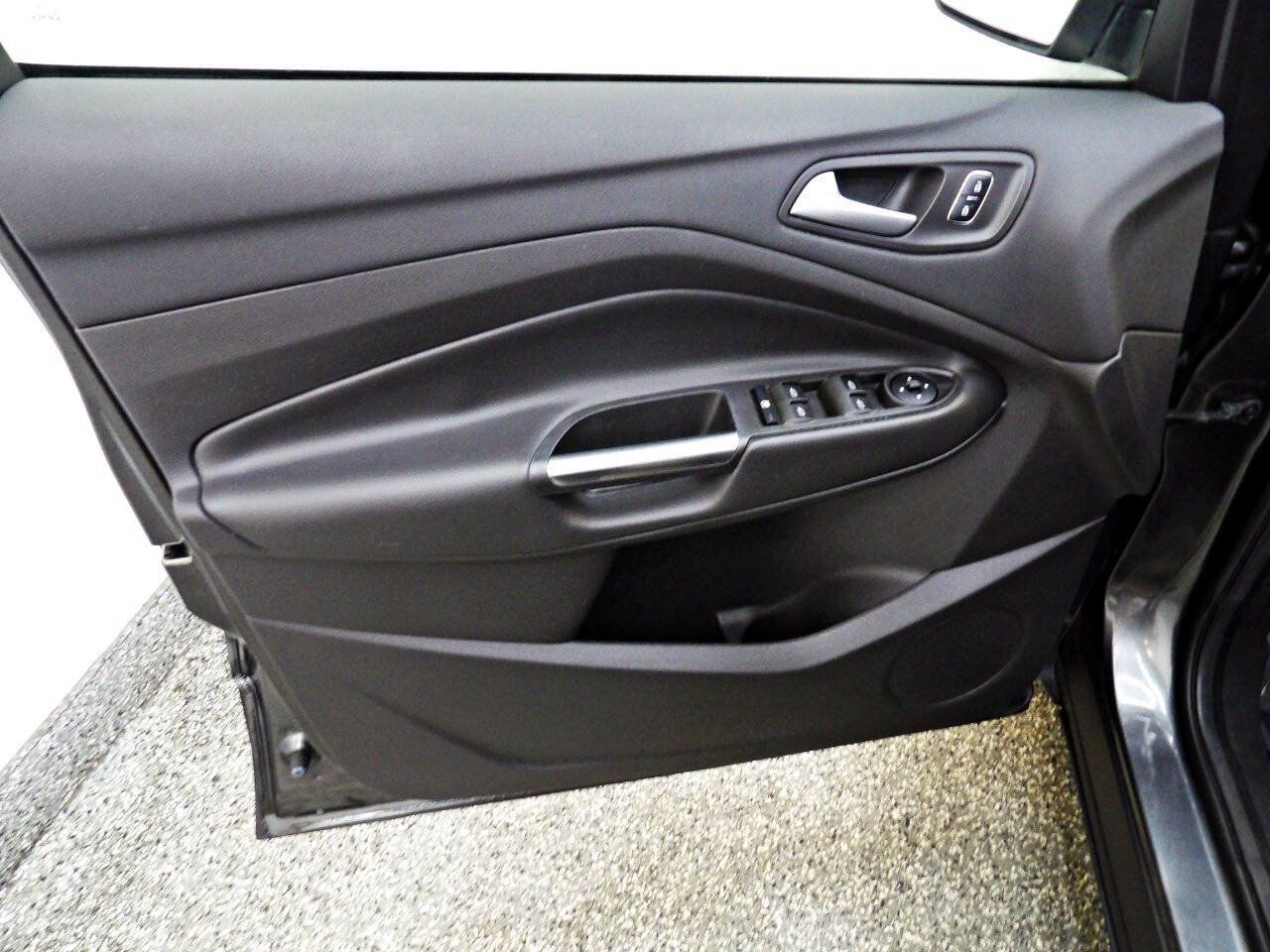 Used 2017 Ford Escape SE AWD/4WD image 7