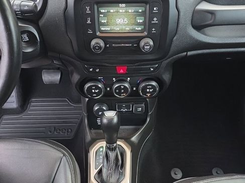 Used 2016 Jeep Renegade Limited image 16