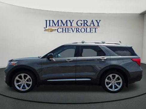 Used 2020 Ford Explorer Platinum w/ Premium Technology Package AWD/4WD image 2