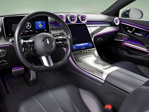 Used 2025 Mercedes-Benz CLE 300 4MATIC Coupe image 2
