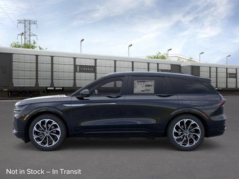 New 2026 Lincoln Nautilus Reserve AWD/4WD image 3